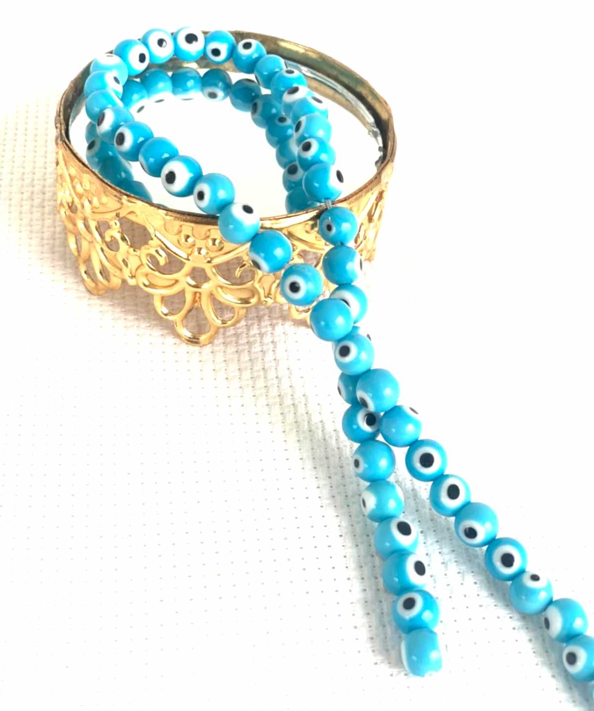 TAŞ MAVİ BEYAZ GÖZLÜ