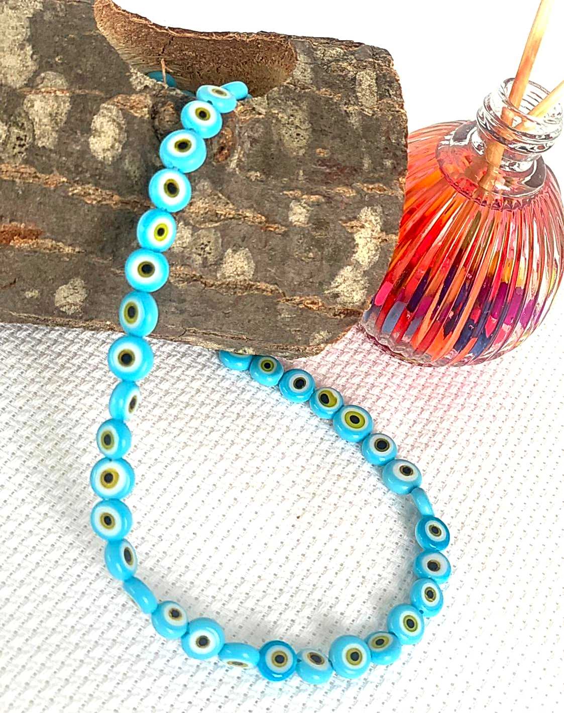 TAŞ MAVİ SARI GÖZLÜ